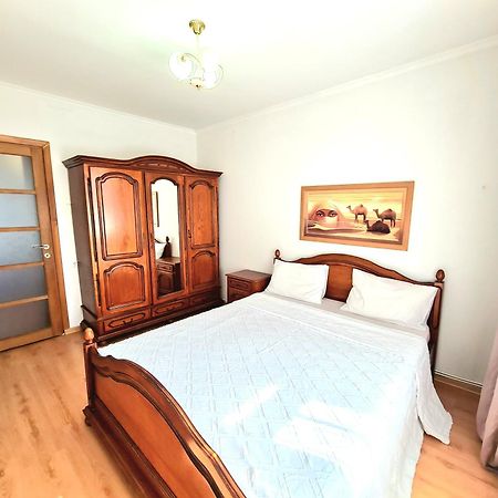 Apartament 2 Bedrooms, Botanica Kişinev Dış mekan fotoğraf